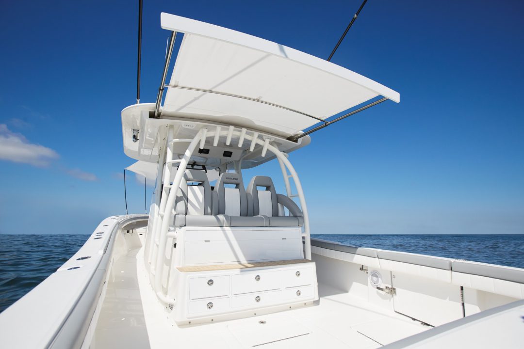 41-regulator-center-console-boat-sureshade-cockpit-shade