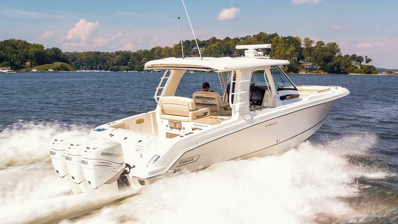 2018 Boston Whaler 350